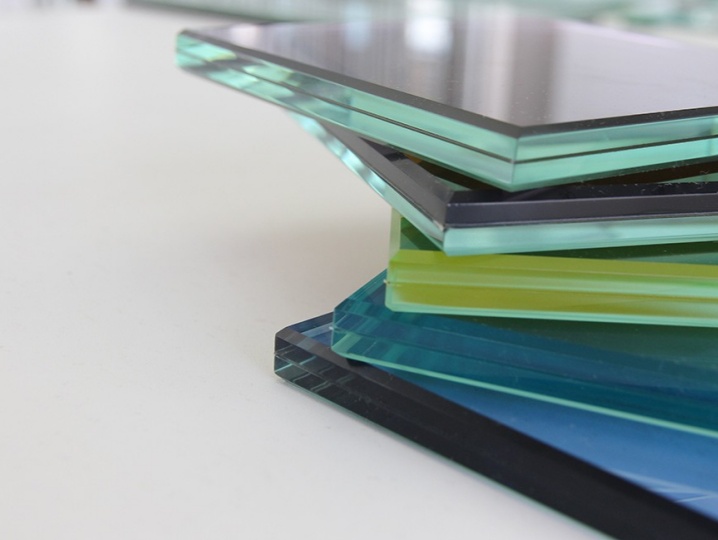 colored laminated glass